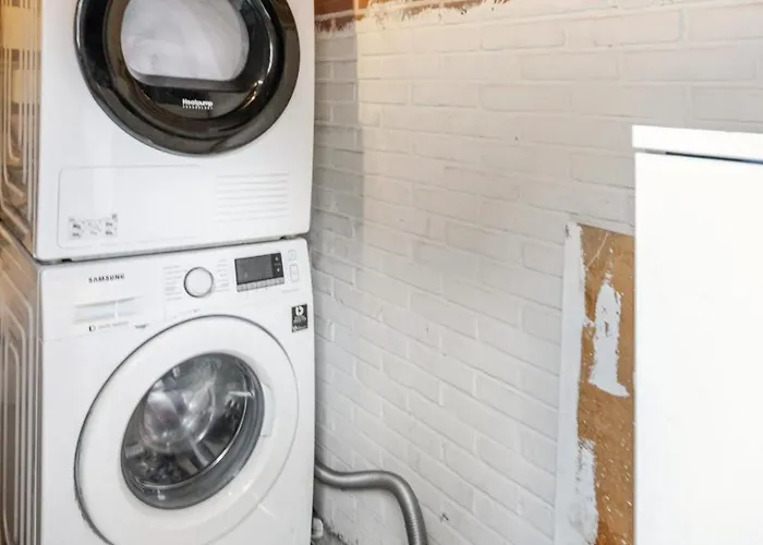 아파트 The Family House